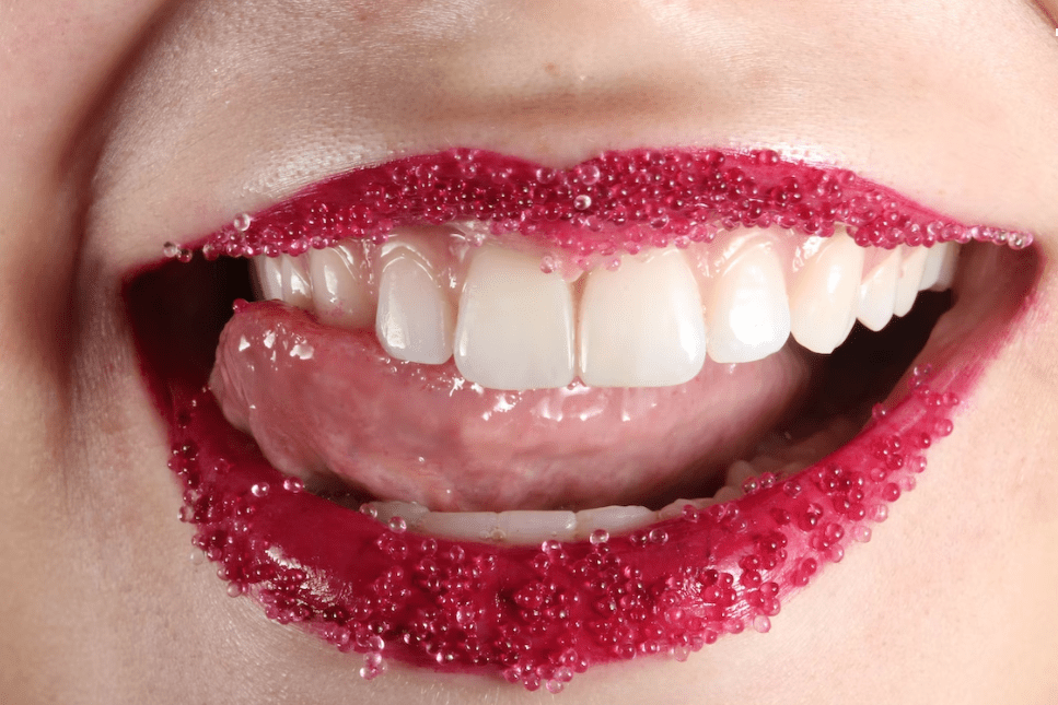 Шелушение, рана, трещина на губе – лечение в Кривом Роге